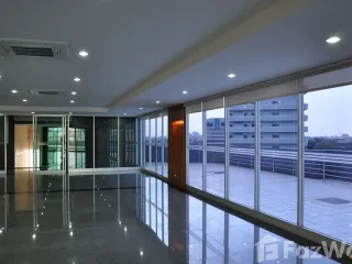 出售 8 卧室 商业空间 在 Khlong San, 曼谷