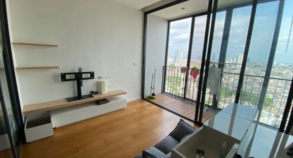 For sale 1 bed condo in Thon Buri, Bangkok