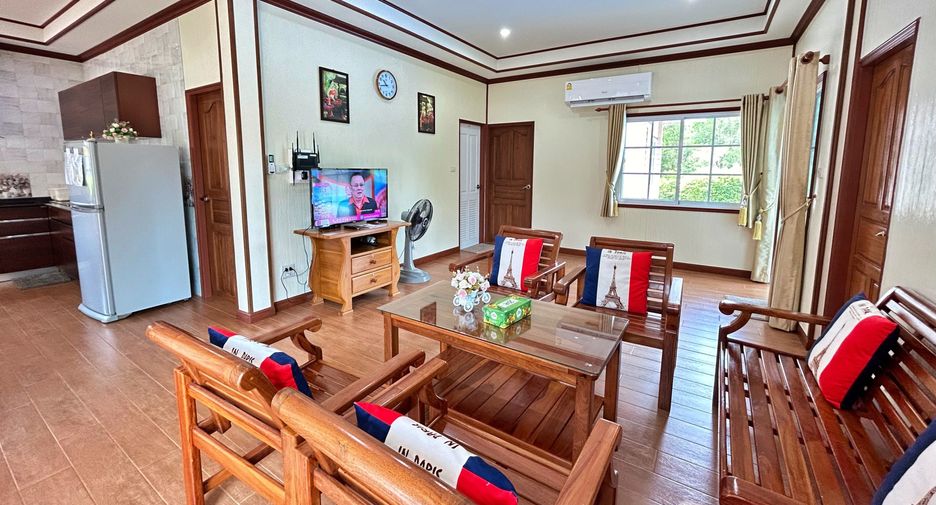 出租 3 卧室 独立屋 在 Klaeng, Rayong