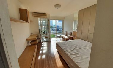 For sale 1 Beds condo in Huai Khwang, Bangkok