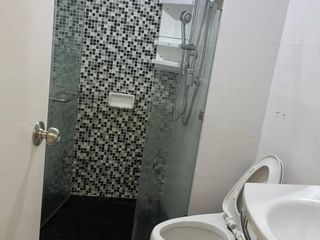 Продажа и аренда 1 кровать кондо в Дин Даенг, Бангкок