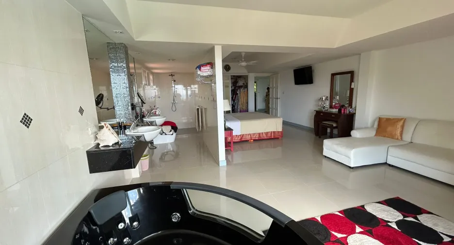 For sale 4 ベッドルーム villa in Mueang Phuket, Phuket