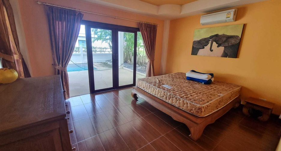 For sale 3 bedrooms villa in Mueang Phuket, Phuket