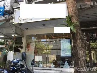 For sale 4 bedrooms retail Space in Watthana, Bangkok