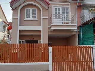 For sale 3 bedrooms townhouse in Mueang Samut Prakan, Samut Prakan