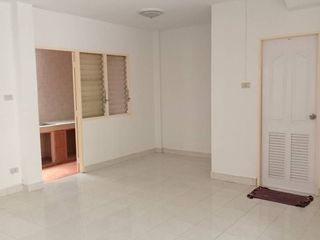 For sale 3 bedrooms townhouse in Mueang Samut Prakan, Samut Prakan