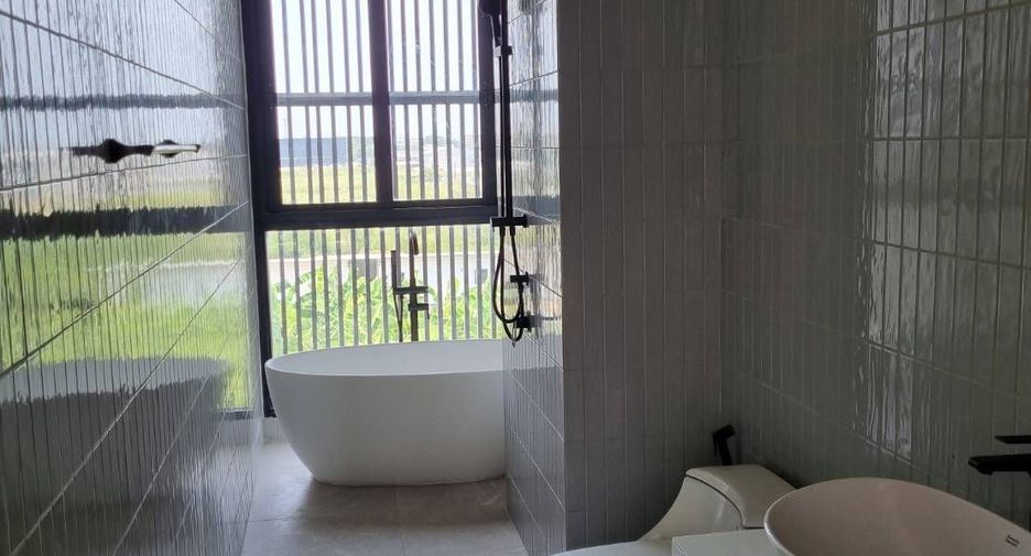 For sale 3 bedrooms retail Space in Prawet, Bangkok