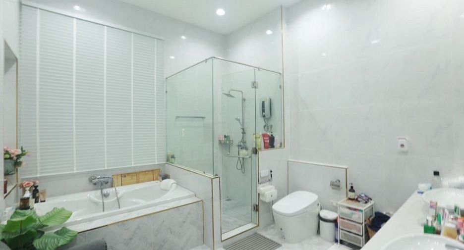 For sale 4 bedrooms house in Bang Sue, Bangkok