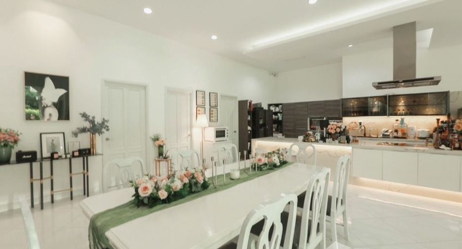 For sale 4 bedrooms house in Bang Sue, Bangkok