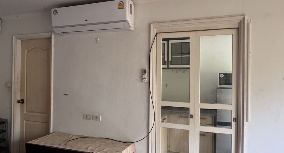 For sale studio condo in Sathon, Bangkok