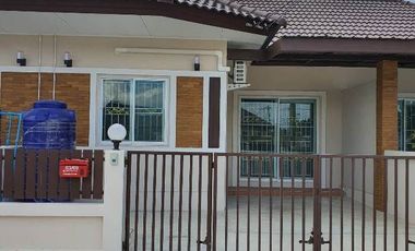 À louer 2 chambres maison de ville à Bang Lamung, Chonburi