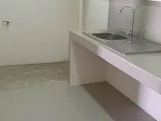 Casa adosada en alquiler de 2 habitaciones en Bang Lamung, Chonburi