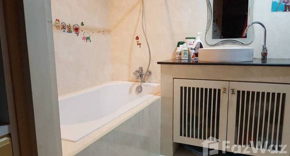 For sale 5 bedrooms house in Sai Mai, Bangkok
