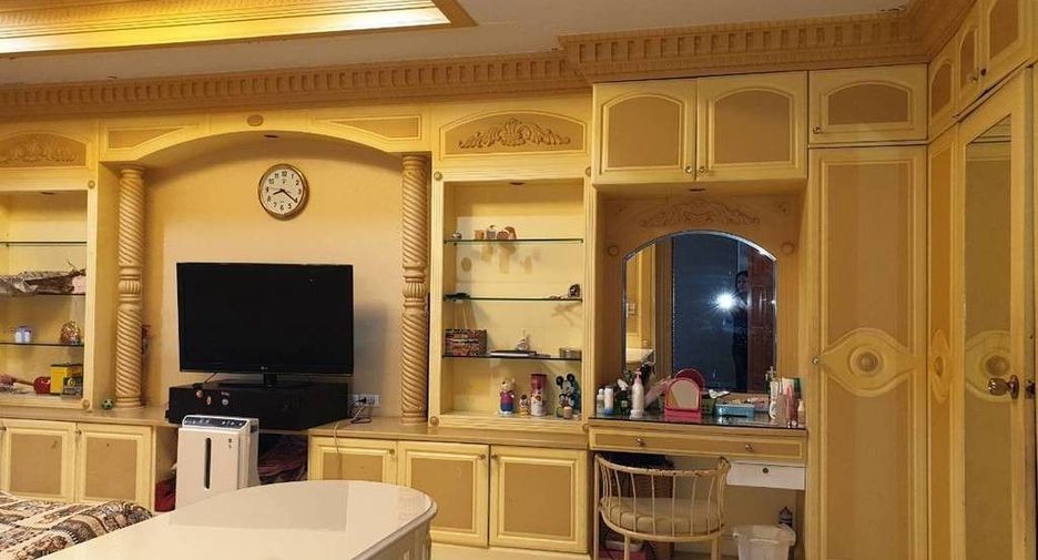 For sale 5 bedrooms house in Sai Mai, Bangkok