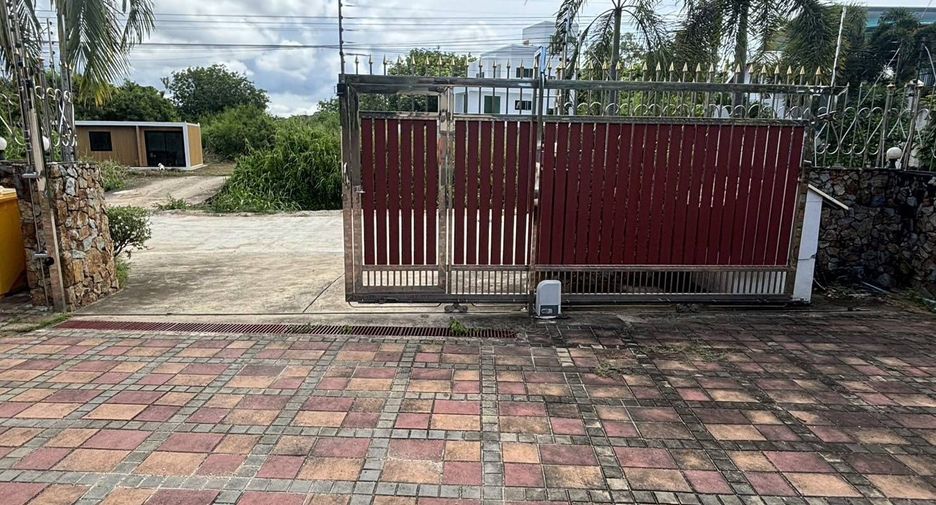 For sale 6 bedrooms villa in Sattahip, Chonburi