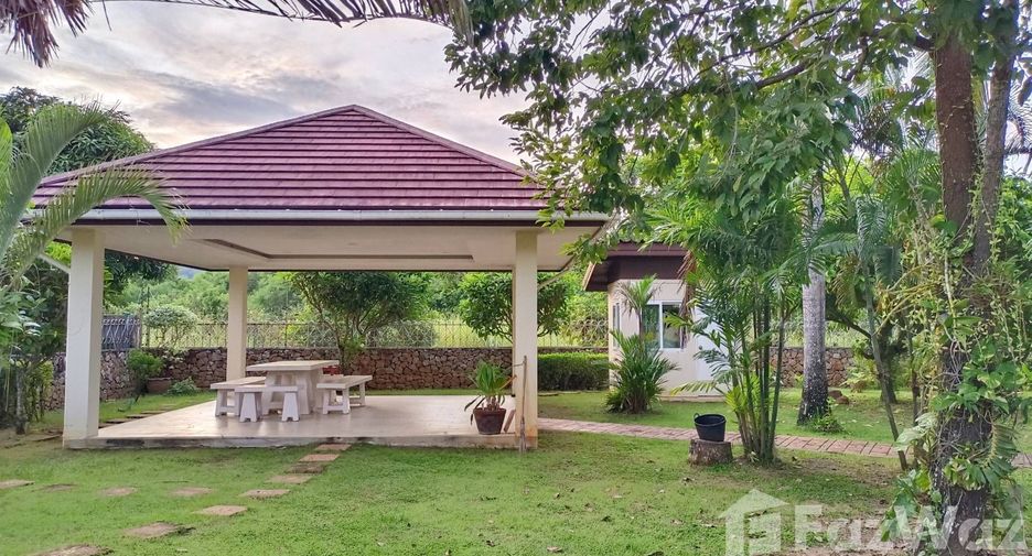 For sale 6 bedrooms villa in Sattahip, Chonburi