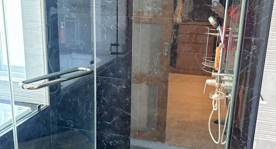 For sale 6 bedrooms villa in Sattahip, Chonburi