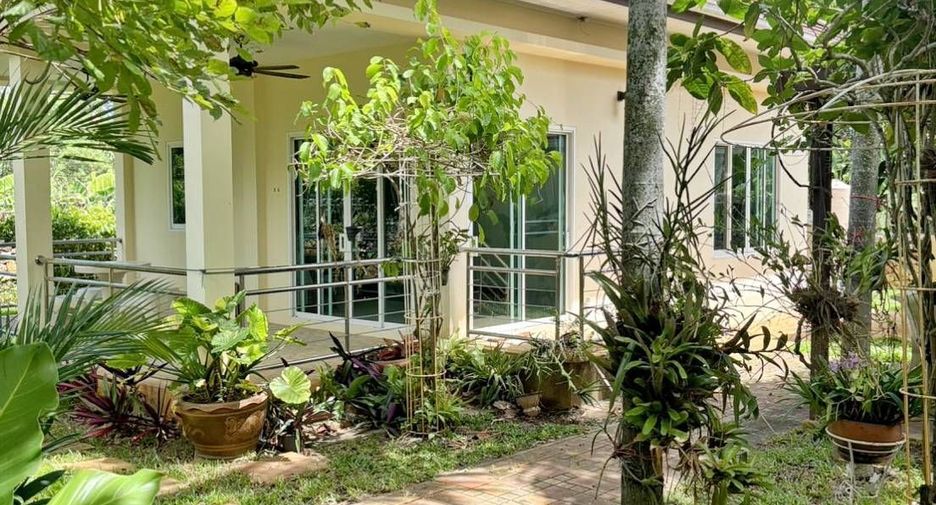 For sale 6 bedrooms villa in Sattahip, Chonburi
