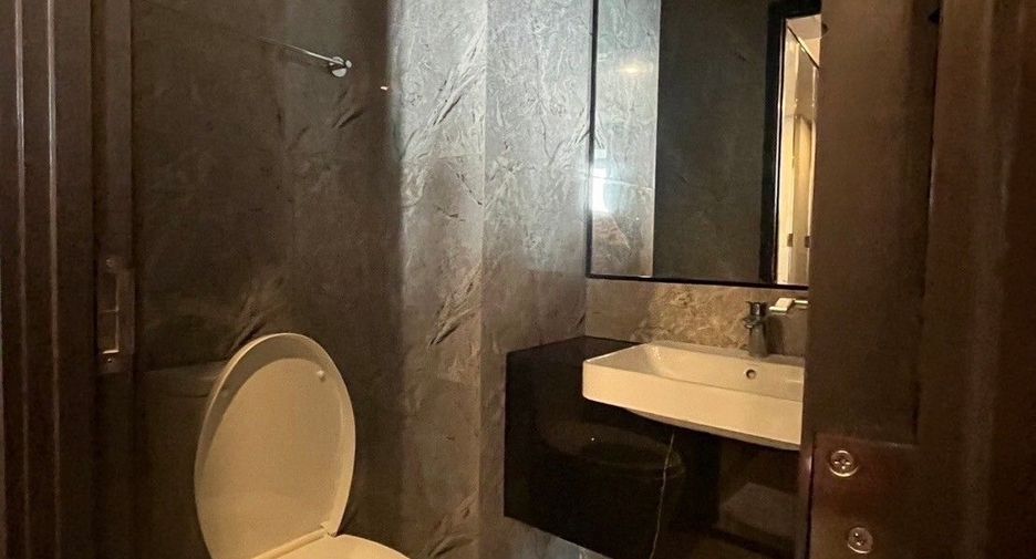 Продажа и аренда 1 кровать кондо в Кхлонг Тоеи, Бангкок