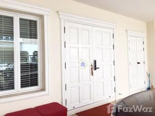 For sale 3 bedrooms townhouse in Huai Khwang, Bangkok