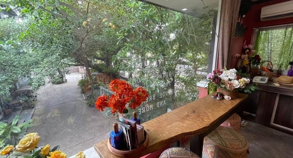 For sale 7 bedrooms hotel in Lat Phrao, Bangkok