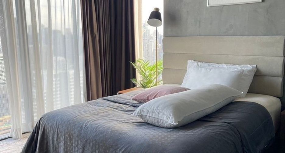 For sale and for rent 4 bedrooms condo in Watthana, Bangkok