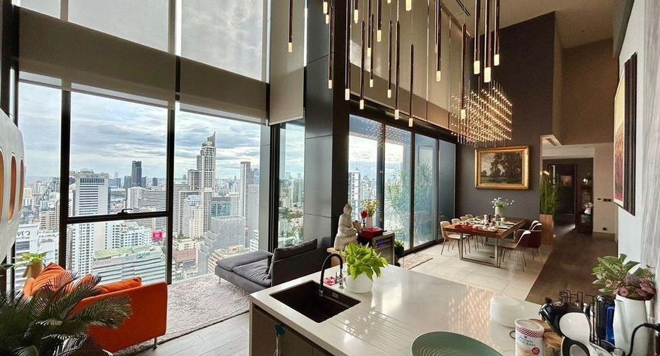 For sale and for rent 4 bedrooms condo in Watthana, Bangkok