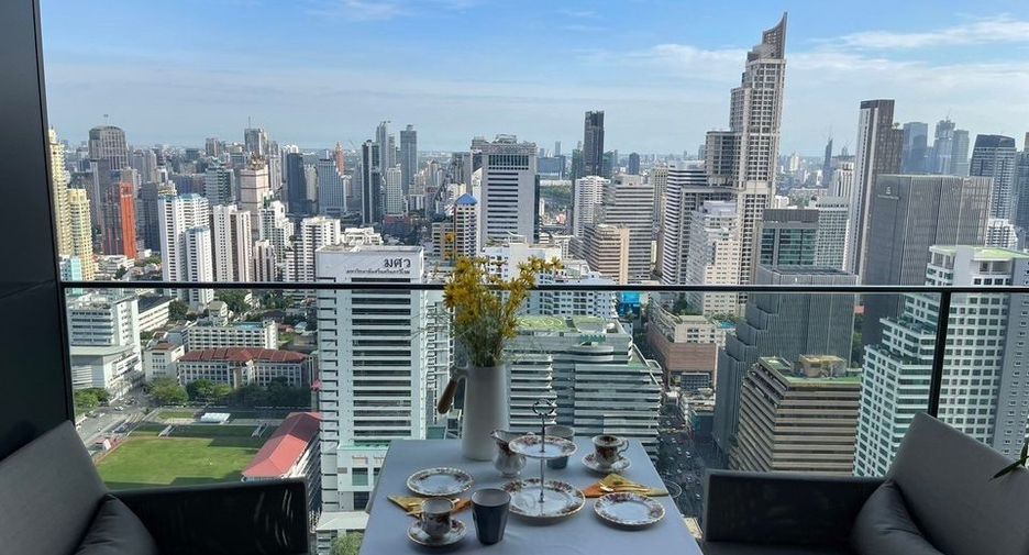 For sale and for rent 4 bedrooms condo in Watthana, Bangkok
