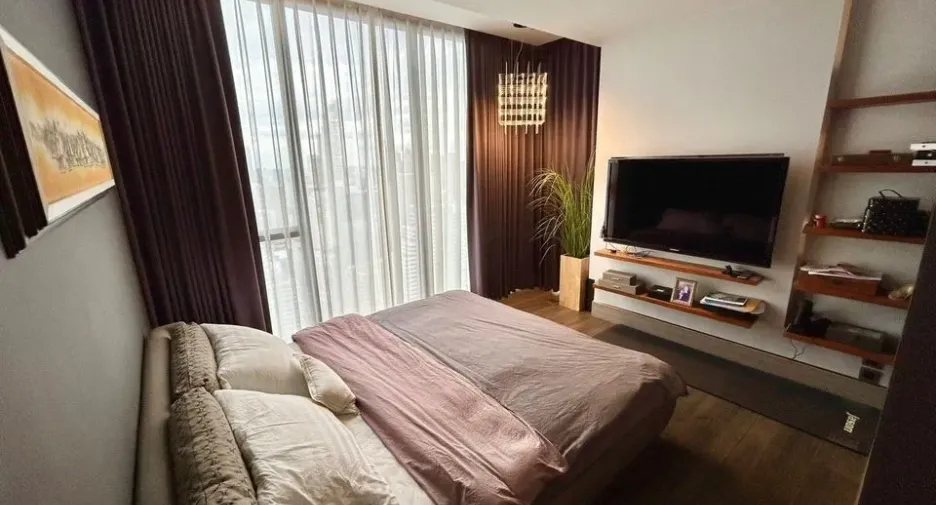 For sale and for rent 4 bedrooms condo in Watthana, Bangkok
