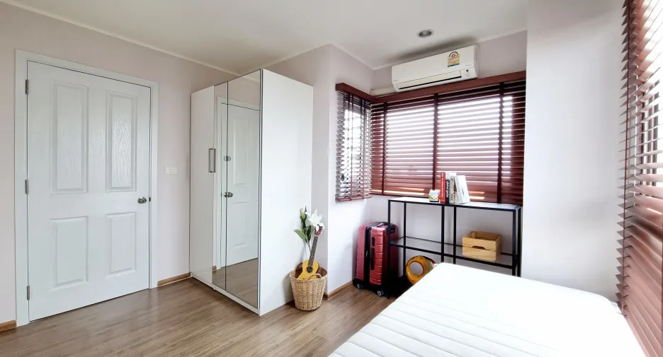 For sale and for rent 2 bedrooms condo in Thon Buri, Bangkok