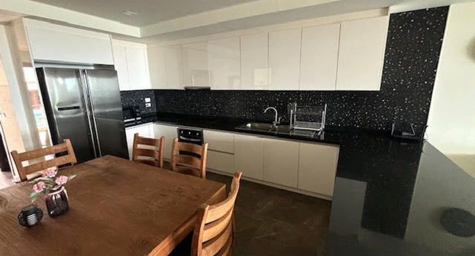 For rent 2 bedrooms condo in Mueang Phuket, Phuket