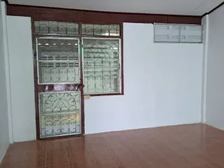 For sale 1 bed townhouse in Mueang Samut Prakan, Samut Prakan