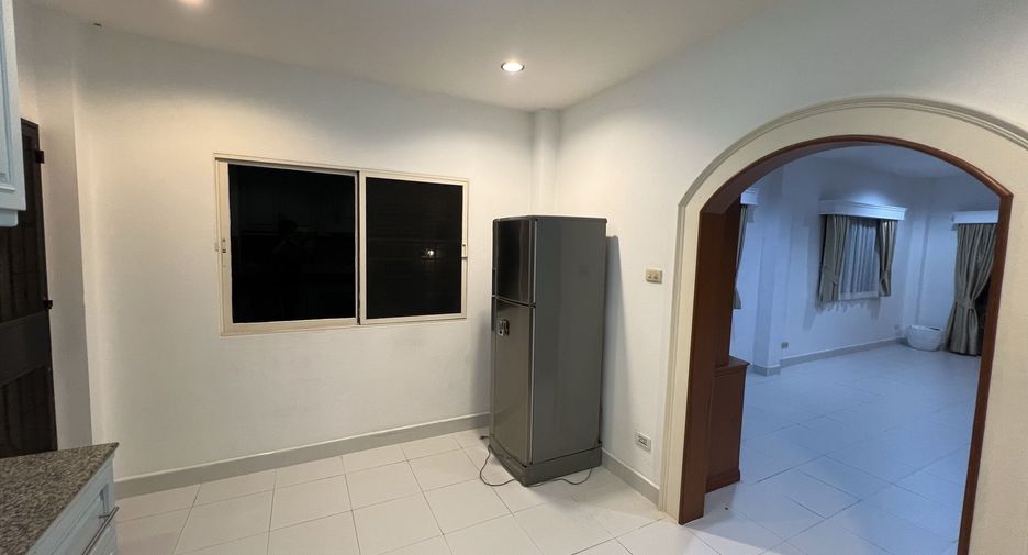 Villa zur Miete mit 4 Zimmer in Bang Lamung, Chonburi