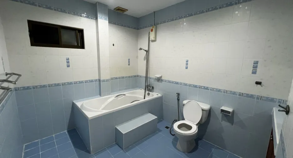 Villa zur Miete mit 4 Zimmer in Bang Lamung, Chonburi
