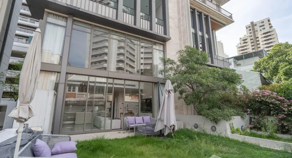 Casa adosada en venta de 4 habitaciones en Watthana, Bangkok