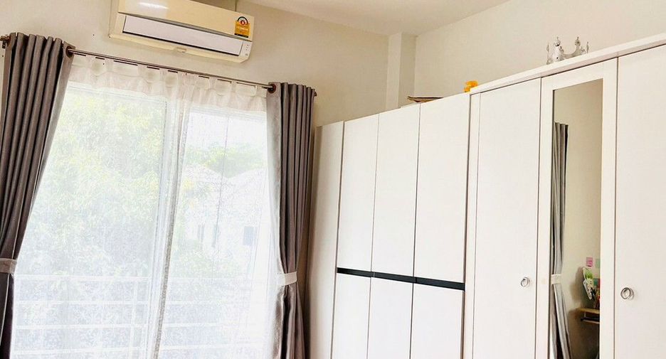 For sale 3 bedrooms house in Lat Krabang, Bangkok
