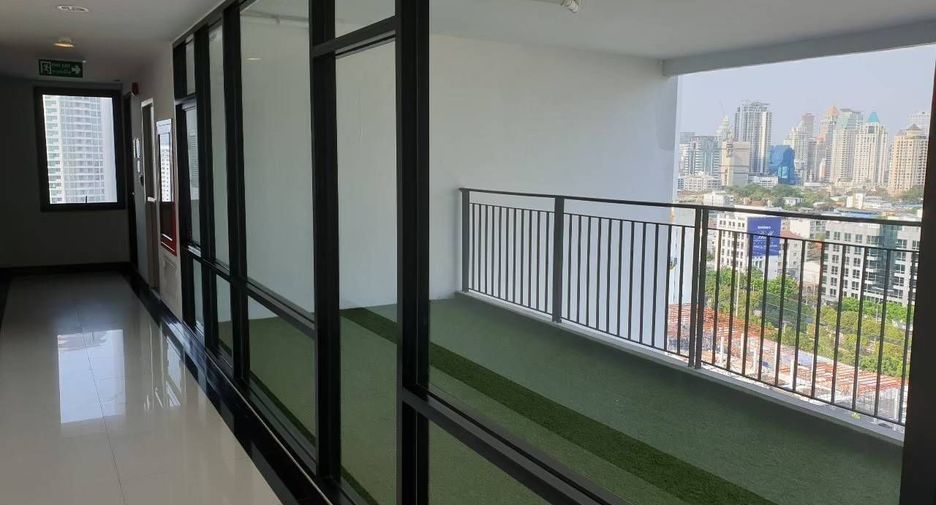 For sale studio condo in Sathon, Bangkok