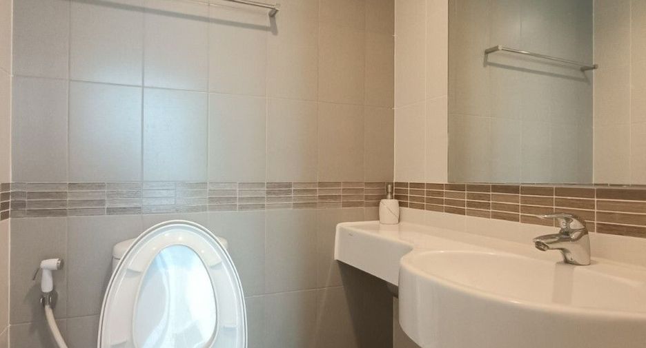 For rent 2 bedrooms condo in Mueang Udon Thani, Udon Thani