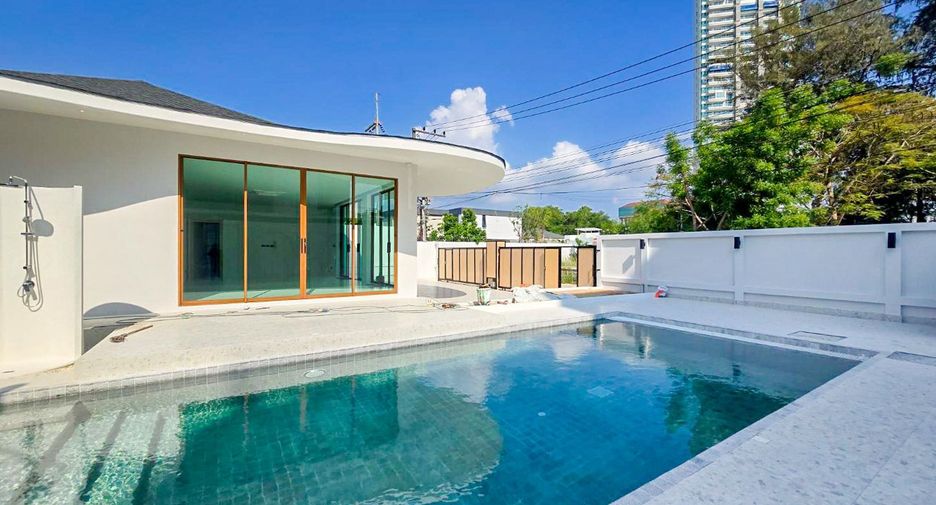 For sale 5 bedrooms villa in Jomtien, Pattaya