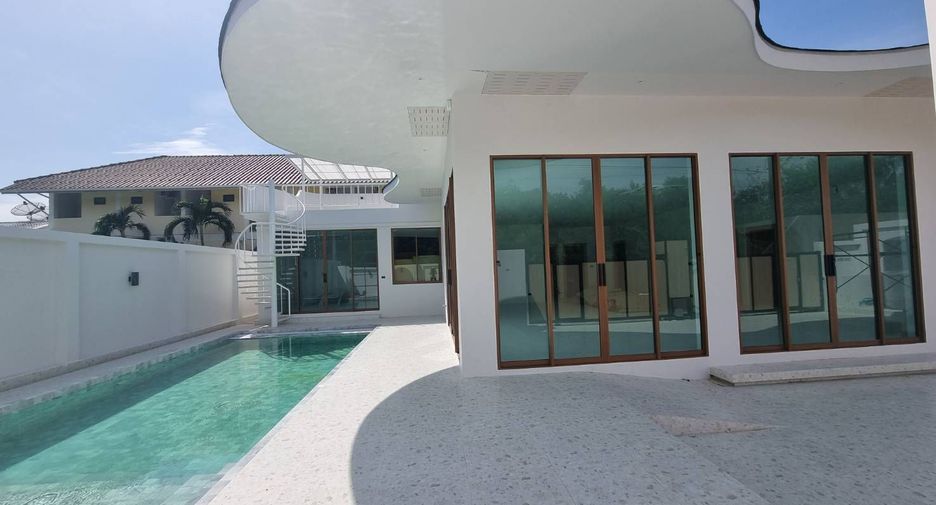 For sale 5 bedrooms villa in Jomtien, Pattaya
