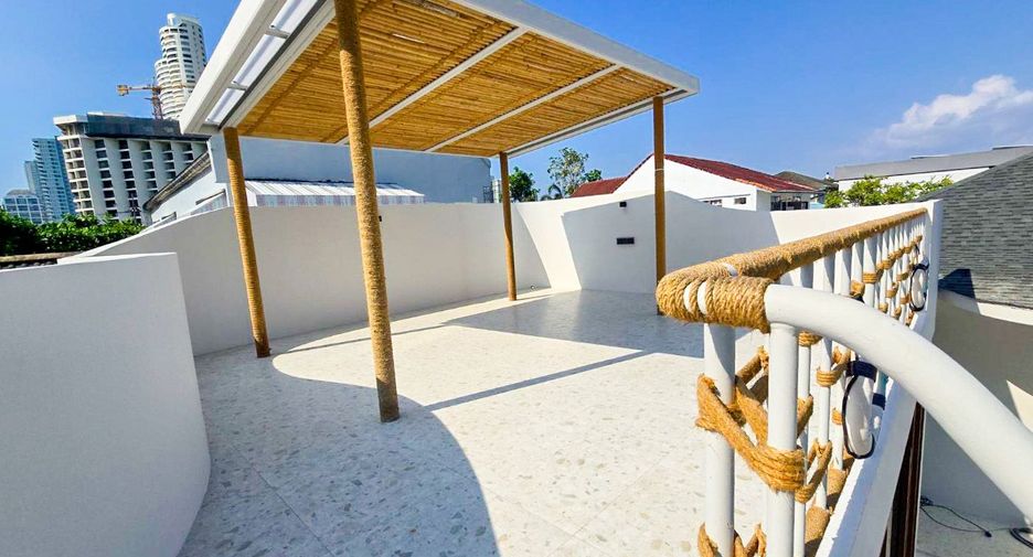 For sale 5 bedrooms villa in Jomtien, Pattaya