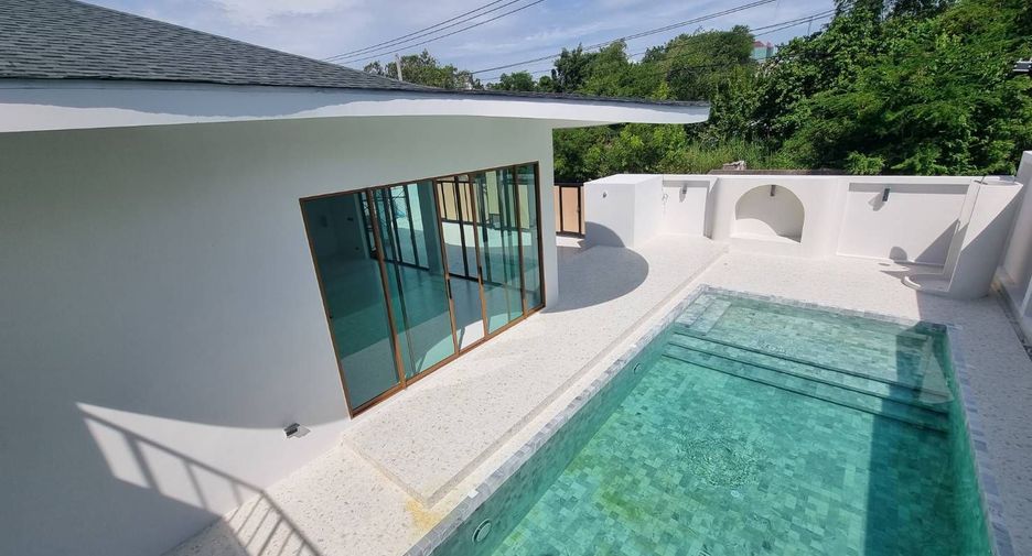 For sale 5 bedrooms villa in Jomtien, Pattaya