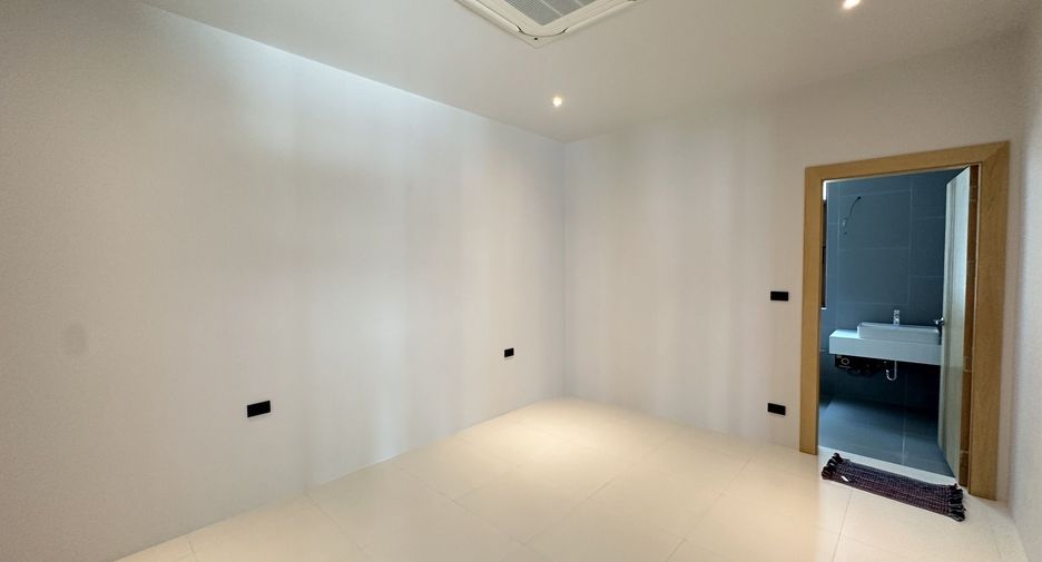 For sale 5 bedrooms villa in Jomtien, Pattaya