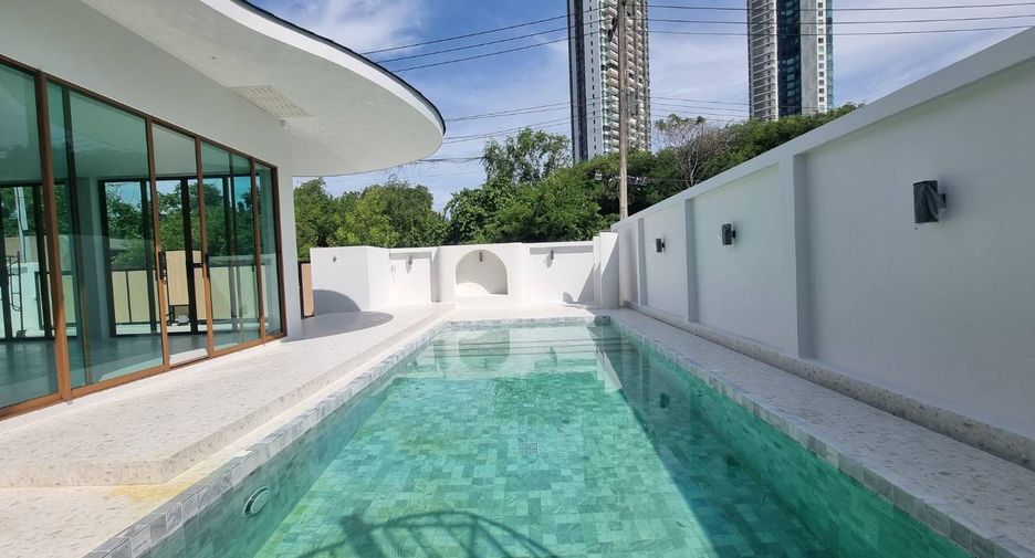 For sale 5 bedrooms villa in Jomtien, Pattaya