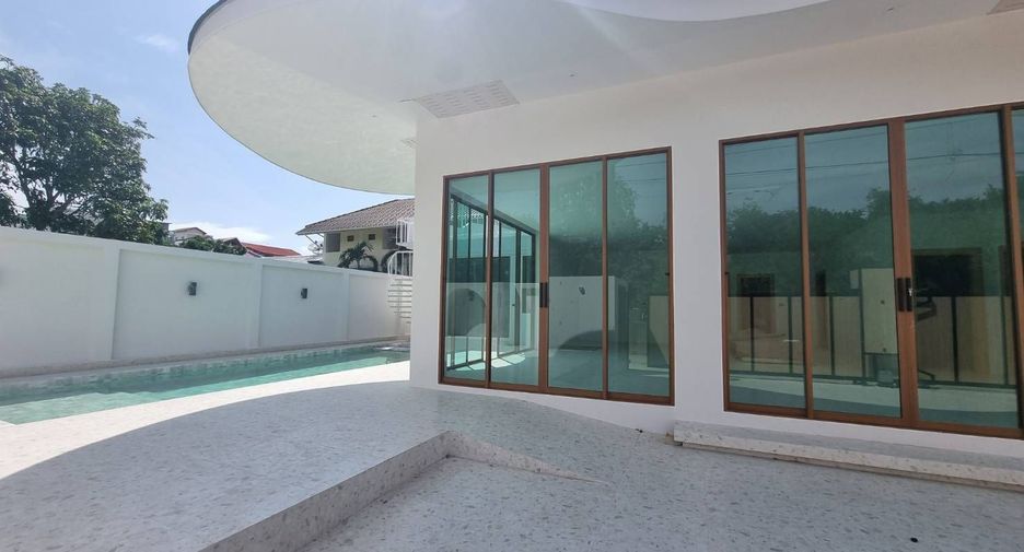 For sale 5 bedrooms villa in Jomtien, Pattaya
