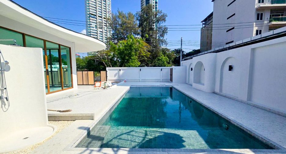 For sale 5 bedrooms villa in Jomtien, Pattaya