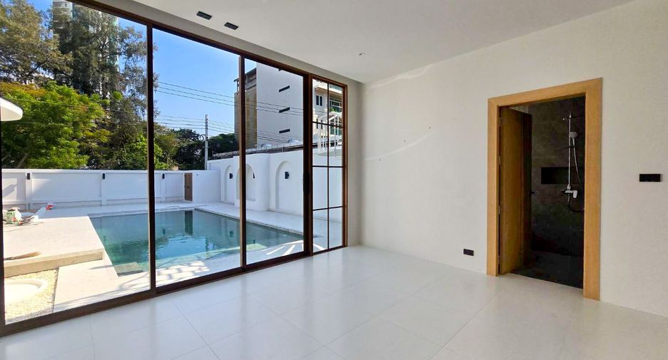 For sale 5 bedrooms villa in Jomtien, Pattaya