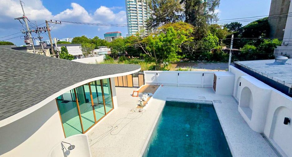 For sale 5 bedrooms villa in Jomtien, Pattaya