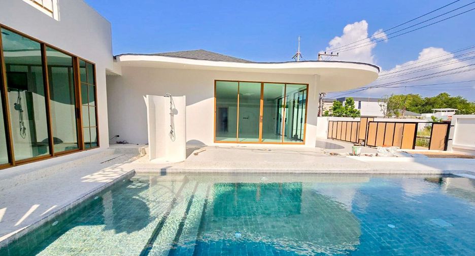 For sale 5 bedrooms villa in Jomtien, Pattaya