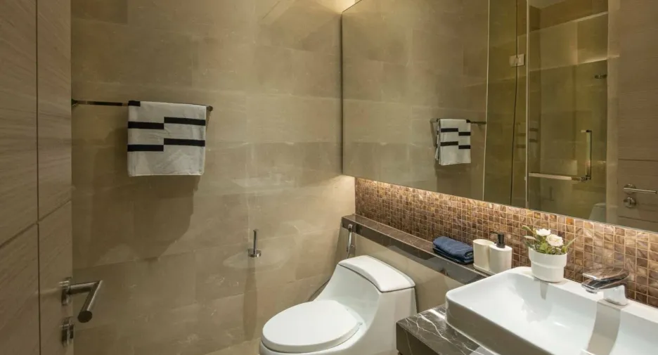 For sale 2 bedrooms condo in Pathum Wan, Bangkok